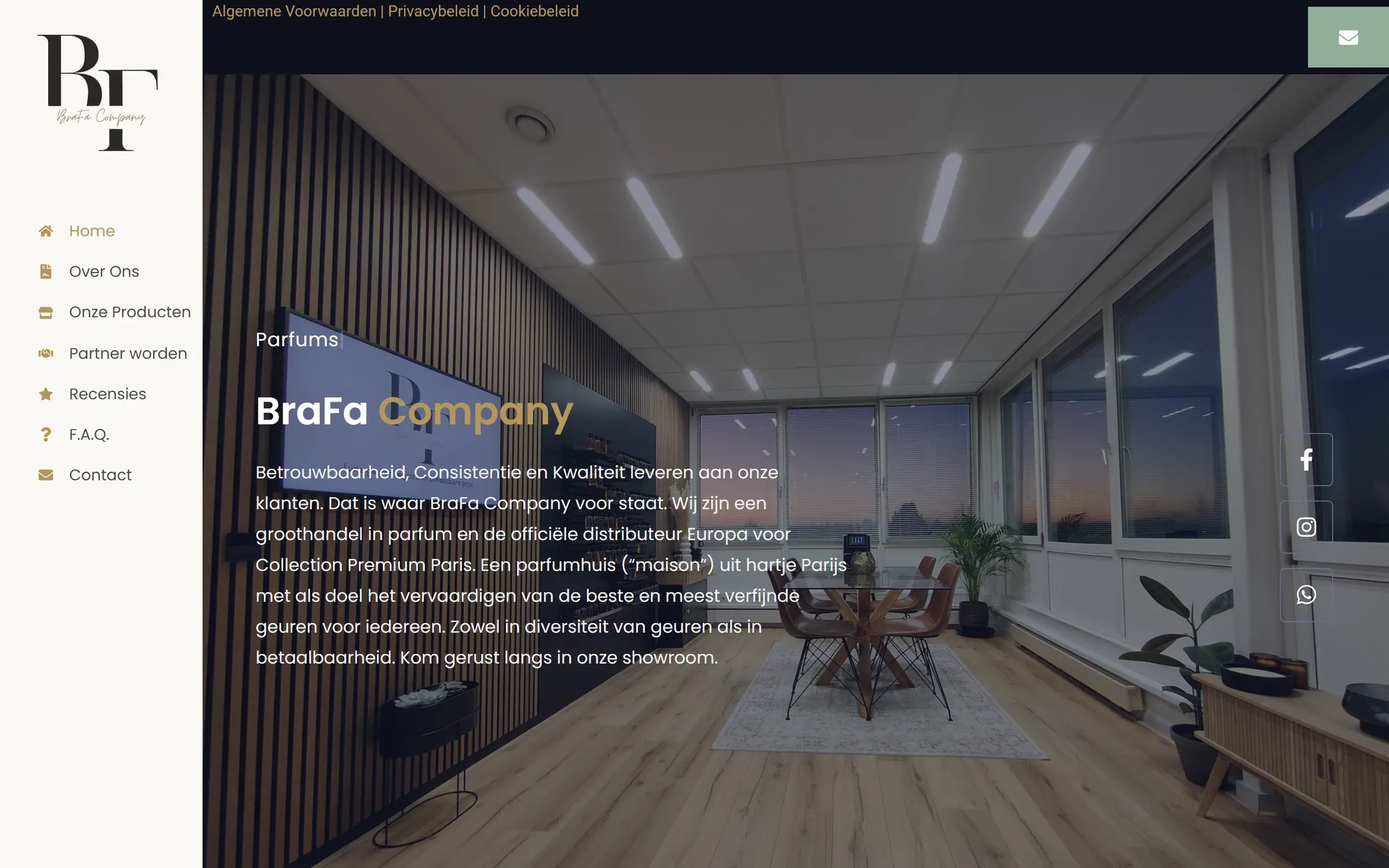 De homepage van brafacompany.nl: donker zijmenu naast een foto van de showroom