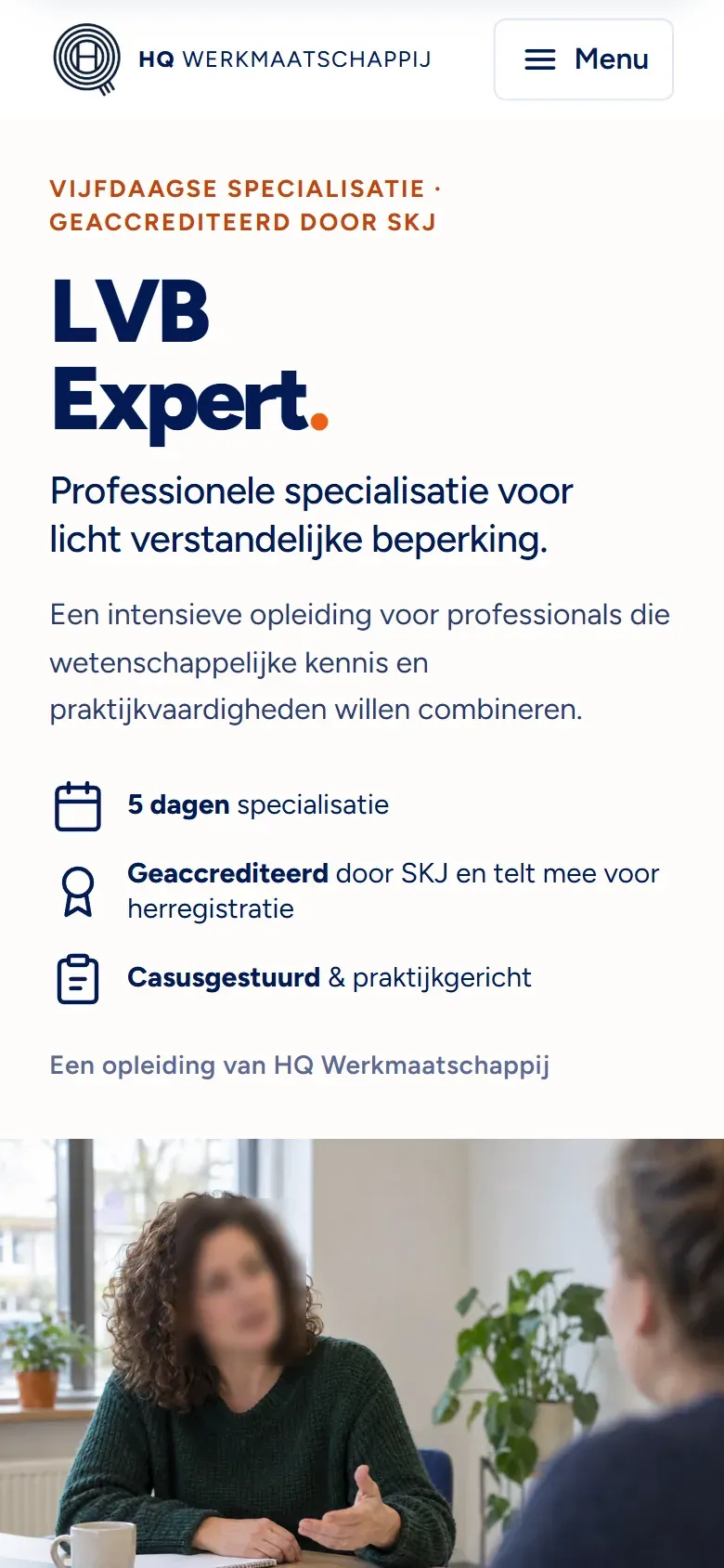 De homepage van lvbexpert.nl op een telefoon
