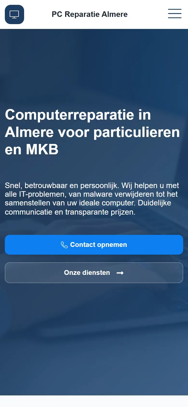 De homepage van pc-reparatie-almere.nl op een telefoon